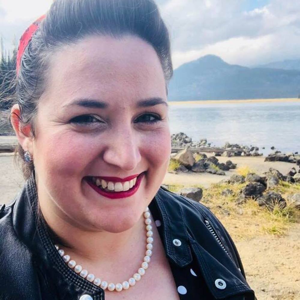 Meet your Posher, Rebecca